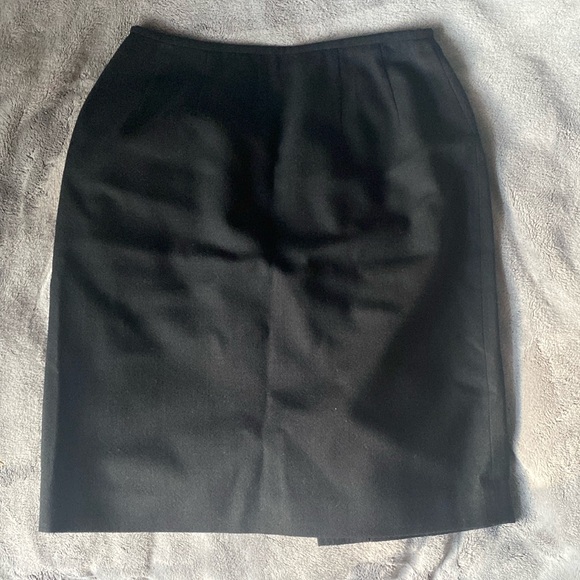 Tahari Dresses & Skirts - Vintage Tahari Skirt